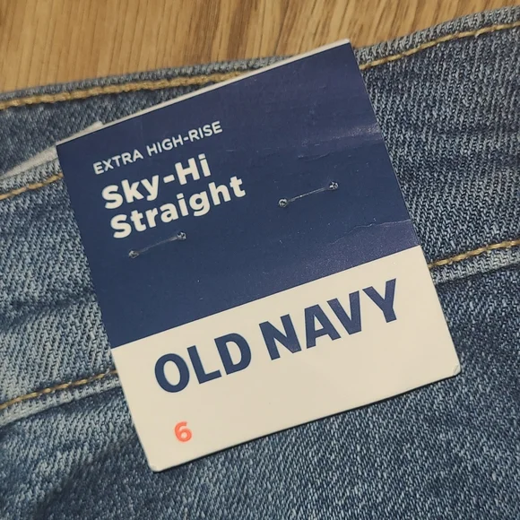 New Old Navy  distressed SKI-HI STRAIGHT button fly  jeans sizes 6 - Picture 4 of 8